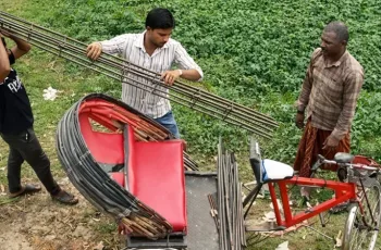 রূপগঞ্জে প্রবাসীর ভবন থেকে চাঁদা না পেয়ে নির্মাণসামগ্রী লুট
