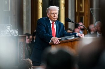 ট্রাম্পের আহ্বান, ইরানিদের সরকার দখলে নিতে বললেন