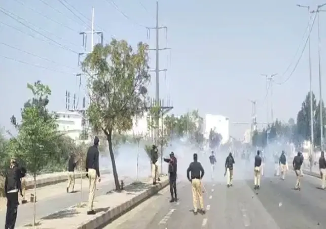 পাকিস্তানে মার্কিন দূতাবাসে হামলা, নিহত বেড়ে ৯