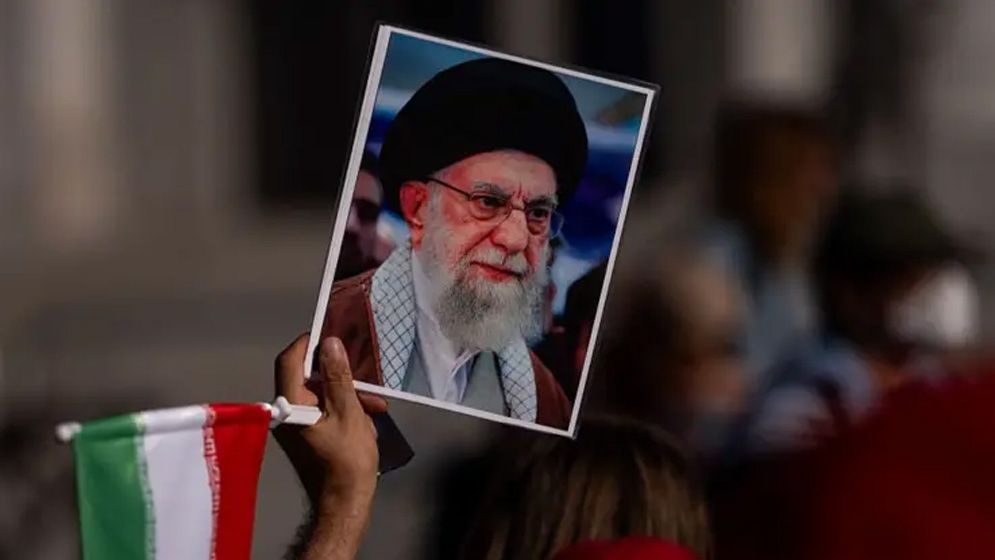 খামেনি হত্যার পর ইরানে অন্তর্বর্তী নেতৃত্ব পরিষদ গঠন