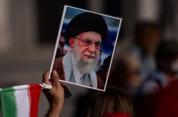 খামেনি হত্যার পর ইরানে অন্তর্বর্তী নেতৃত্ব পরিষদ গঠন