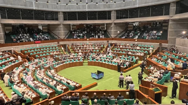 জাতীয় সংসদের শোকপ্রস্তাবে যুদ্ধাপরাধীদের নাম যুক্ত করায় বিতর্ক চলছে