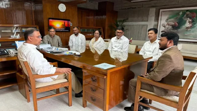 প্রধানমন্ত্রীর সঙ্গে সাক্ষাৎ নবনিযুক্ত পাঁচ প্রশাসকের