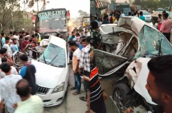 কুমিল্লায় বাস-প্রাইভেটকার সংঘর্ষে ৩ জন নিহত, আহত ৩