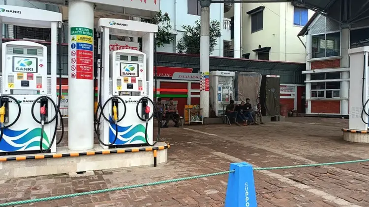 সিলেটে জ্বালানি তেল সরবরাহে চাপ, রেশনিং পদ্ধতির বিরুদ্ধে অভিযোগ