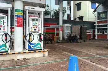 সিলেটে জ্বালানি তেল সরবরাহে চাপ, রেশনিং পদ্ধতির বিরুদ্ধে অভিযোগ