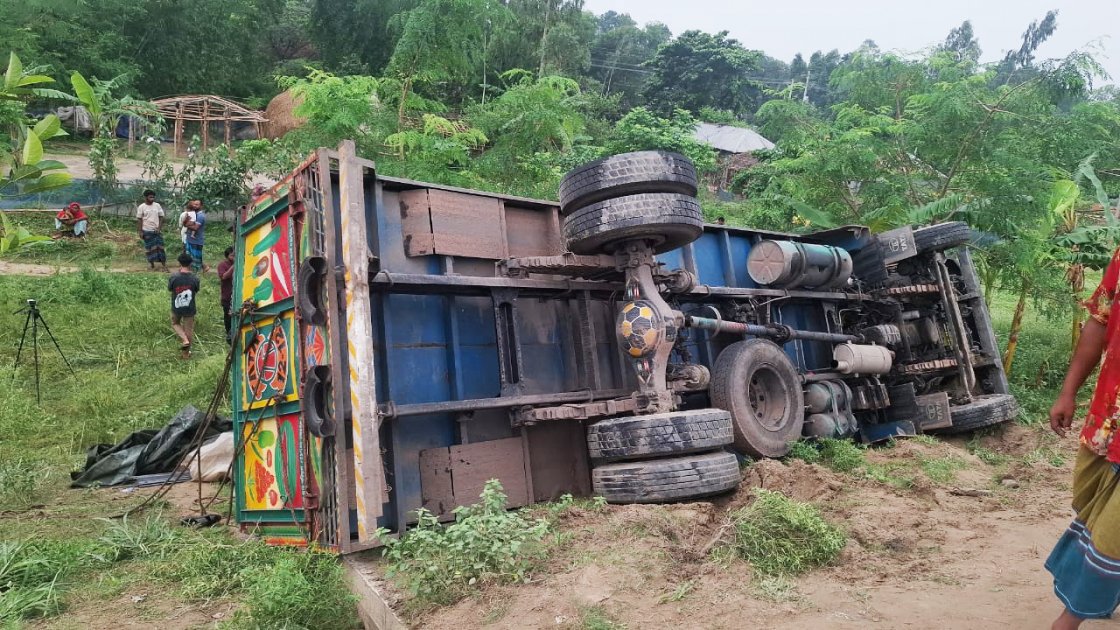 ঈদযাত্রায় সড়ক দুর্ঘটনায় ৬ দিনে ১৩১ প্রাণহানি, বিশেষজ্ঞদের তাগিদ