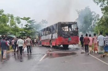 চট্টগ্রামে বিআরটিসি বাসের চাপায় বাবা-ছেলের মৃত্যু, বিক্ষোভে বাসে আগুন