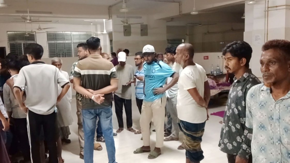 নেত্রকোণায় গৃহবধূকে হত্যা, স্বামী-ছেলে আহত