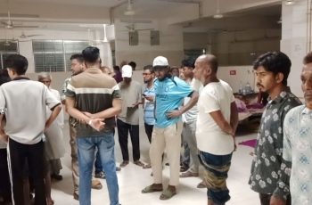 নেত্রকোণায় গৃহবধূকে হত্যা, স্বামী-ছেলে আহত