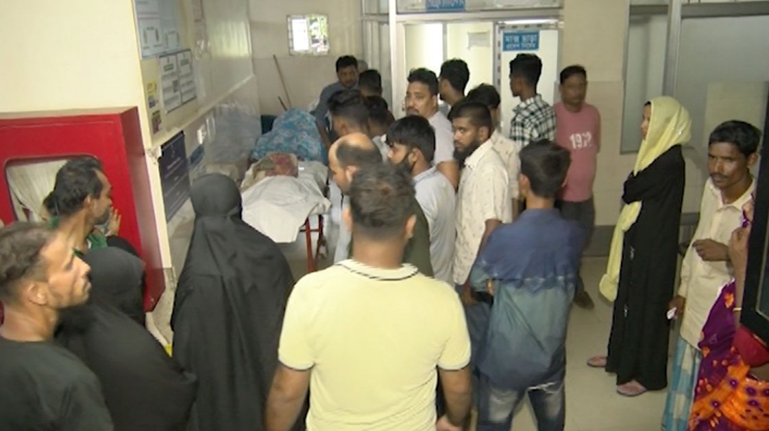 চট্টগ্রামে পিকআপের চাপায় বাবা-ছেলের মৃত্যু