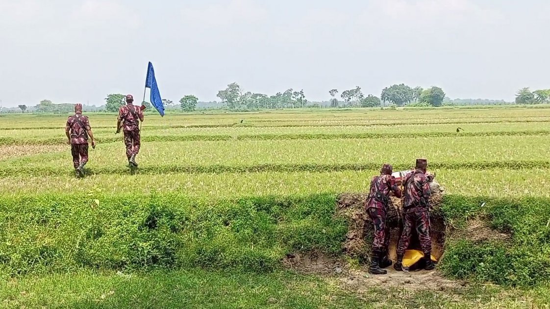 বেনাপোল সীমান্তে ১২ জন নাগরিক শূন্যরেখায় আটকা, সমাধানে অগ্রগতি নেই