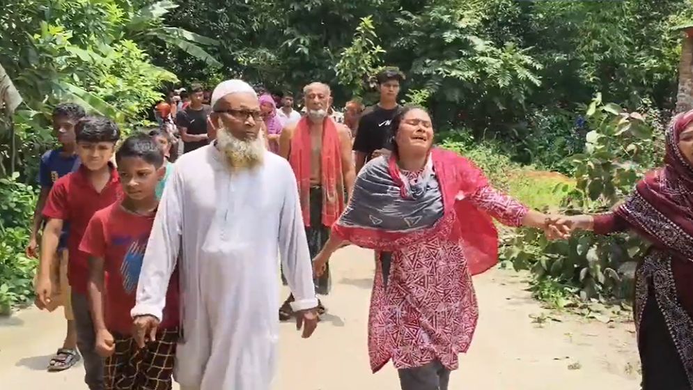 নরসিংদীতে পুকুরপাড় থেকে ইজিবাইক চালকের মরদেহ উদ্ধার