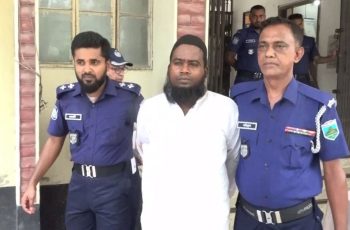 সিরাজগঞ্জে ‘৪০০ বছর বয়সী জিনের বাদশা’ গ্রেপ্তার
