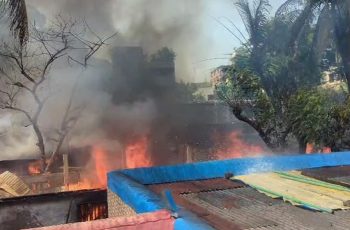 চট্টগ্রামের হালিশহরে অগ্নিকাণ্ড, ১২টি ঘর পুড়ে গেছে