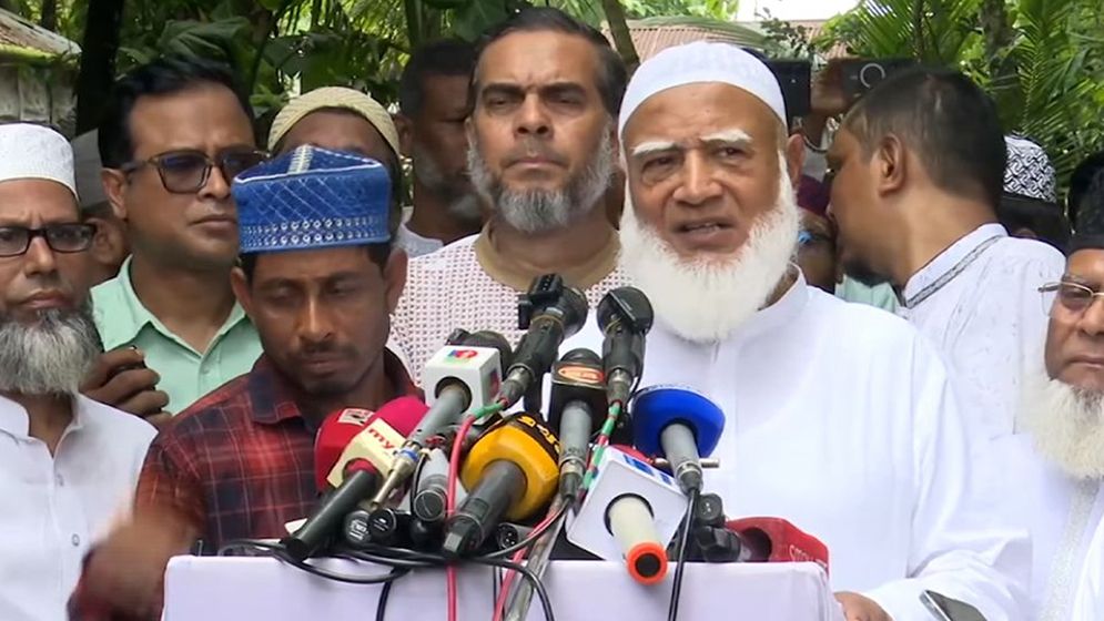 শিশু হত্যার শোকের মাঝে তেলের দাম বৃদ্ধির সমালোচনা