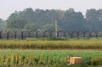 সাতক্ষীরায় বিএসএফের গুলিতে দুই বাংলাদেশি আহত