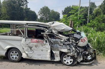 নড়াইলে অ্যাম্বুলেন্সের দুর্ঘটনায় নিহত ২, আহত ৫