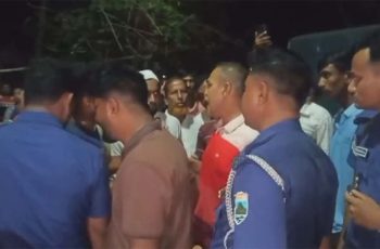 নাটোরে পাঁচ বছরের শিশুকে ধর্ষণের অভিযোগে অভিযুক্তকে গণপিটুনি