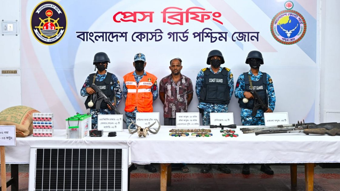 সুন্দরবনে করিম বাহিনীর সদস্যকে অস্ত্র-গুলিসহ গ্রেপ্তার