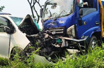 নাটোরে পিকআপ-মাইক্রোবাস সংঘর্ষে ২ শিশু নিহত
