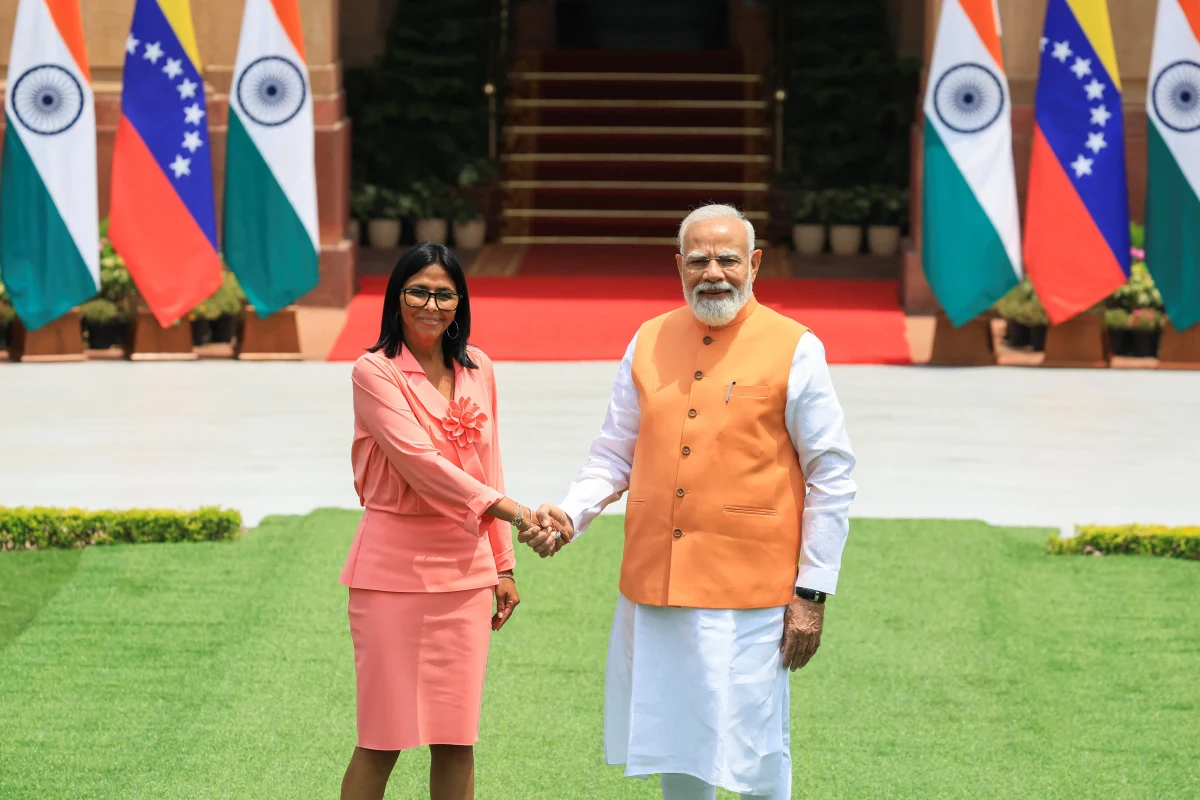 ভেনেজুয়েলার অন্তর্বর্তী প্রেসিডেন্টের ভারত সফর ও সত্য সাই বাবার অনুসরণ