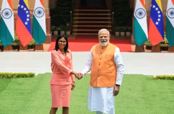 ভেনেজুয়েলার অন্তর্বর্তী প্রেসিডেন্টের ভারত সফর ও সত্য সাই বাবার অনুসরণ