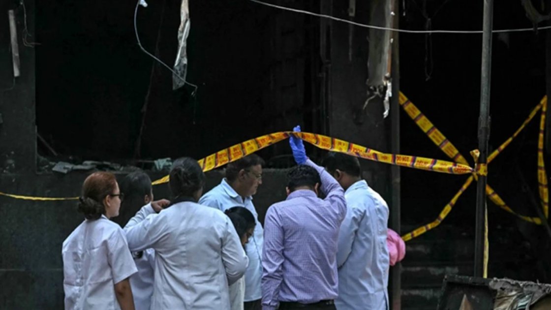 নয়াদিল্লির হোটেলে অগ্নিকাণ্ডে বাংলাদেশির মৃত্যু, ২২ জনের প্রাণহানি