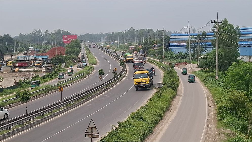 ঢাকা-টাঙ্গাইল-যমুনা সেতু মহাসড়কে যানজট পরিস্থিতি স্বাভাবিক