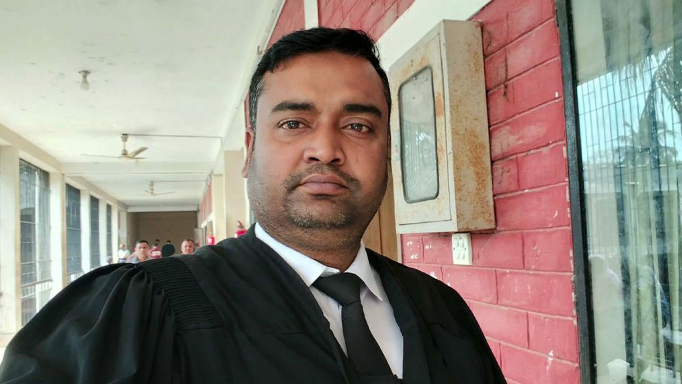 রাজবাড়ীর আইনজীবী ব্রাজিল সমর্থকদের জন্য অর্ধেক ফিতে আইনি সহায়তা