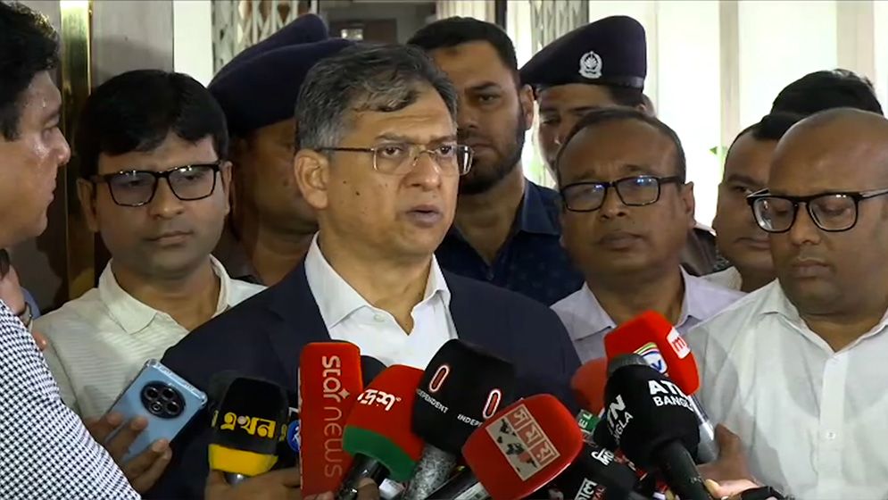 সীমান্তে পুশইন ঠেকাতে কূটনৈতিক আলোচনা ও বিজিবির সতর্কতা