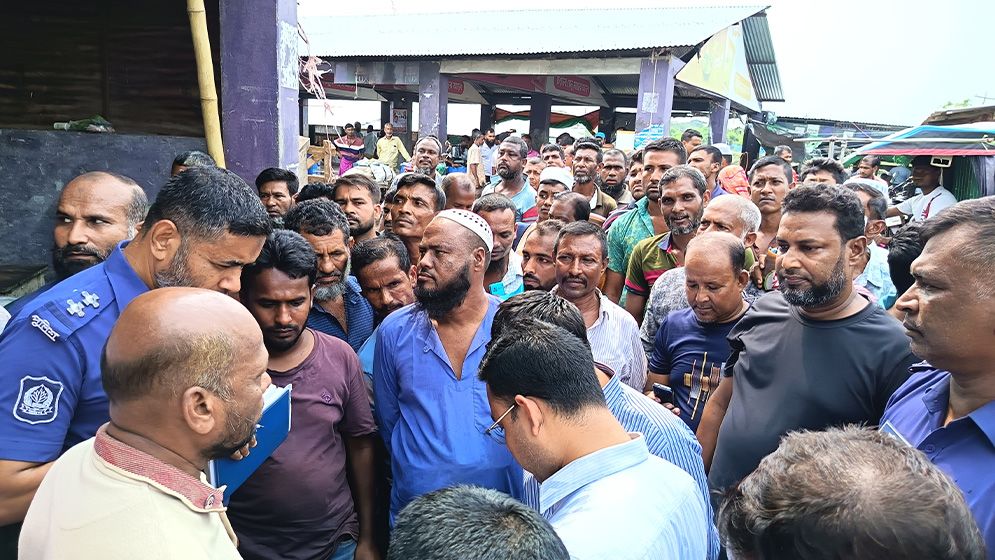 বাগেরহাটে পচা গরুর মাংস বিক্রির অভিযোগে দুই বিক্রেতার কারাদণ্ড