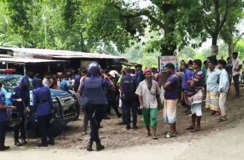 নাটোরে মসজিদের মাইকে ঘোষণা দিয়ে সংঘর্ষ, আহত ১০