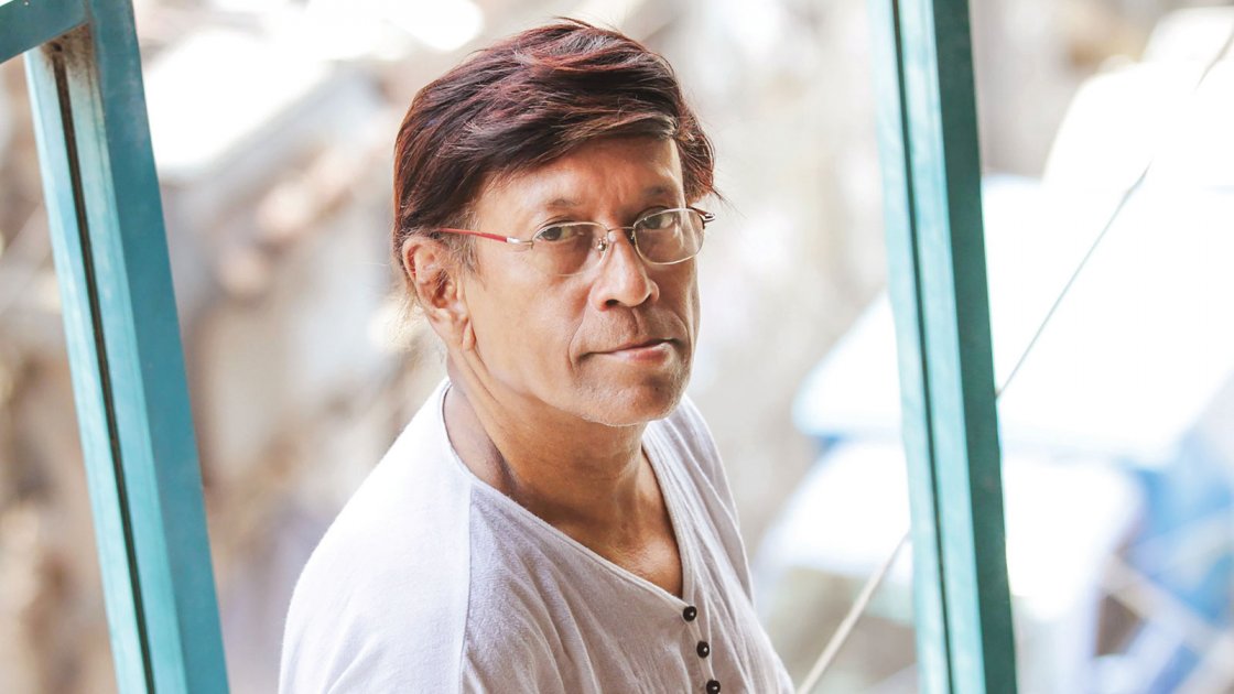 লাকী আখান্দের জন্মদিনে প্রকাশিত অপ্রকাশিত গান ‘উড়ছে ধুলো ছুটছে ঘোড়া’