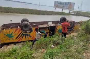 ব্রাহ্মণবাড়িয়ায় বাস দুর্ঘটনায় নিহত ৪, আহত ৮