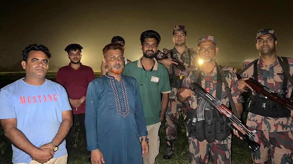 জামালপুরে পুশ ইন প্রতিরোধে সীমান্তে বিজিবি ও স্থানীয়দের নজরদারি