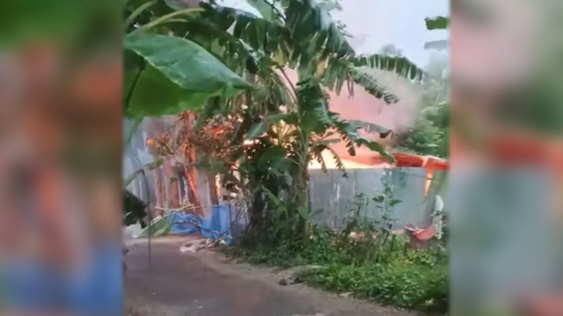 পাবনায় কিশোরী হত্যায় প্রতিবেশীদের মৃত্যুর ঘটনায় উত্তেজনা