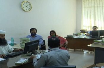 সরকারি চাকরিতে ৫০ শতাংশ বেতন বৃদ্ধির সুপারিশ কার্যকর হতে যাচ্ছে