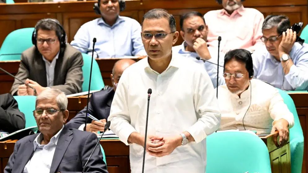 প্রধানমন্ত্রীর ব্যাখ্যা: বিরোধী এমপির এলাকায় নারী এমপিদের তদারকি
