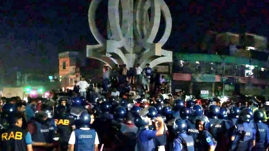 ভৈরবে মাইক্রো স্ট্যান্ডে সংঘর্ষ, ঢাকা-সিলেট মহাসড়কে যানজট