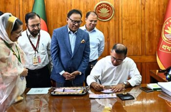 বিশ্বকাপ ফুটবল উপলক্ষে স্মারক ডাকটিকিট উন্মোচন করলেন প্রধানমন্ত্রী
