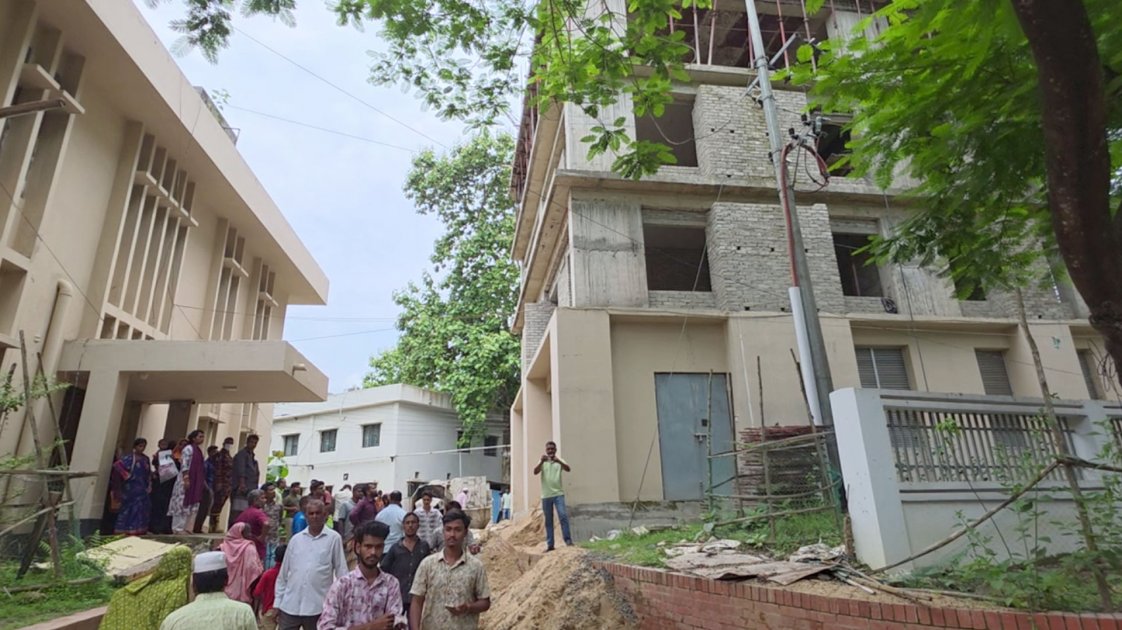 বান্দরবান সদর হাসপাতালে বিদ্যুতায়িত হয়ে ২ নির্মাণশ্রমিকের মৃত্যু