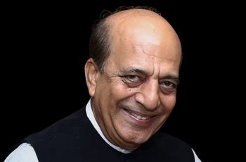 ভারতের নতুন হাইকমিশনার দীনেশ ত্রিবেদী বাংলাদেশে প্রবেশ