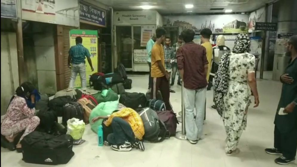 ভারতে পাচার হওয়া ১৪ বাংলাদেশি বেনাপোলে ফিরেছে