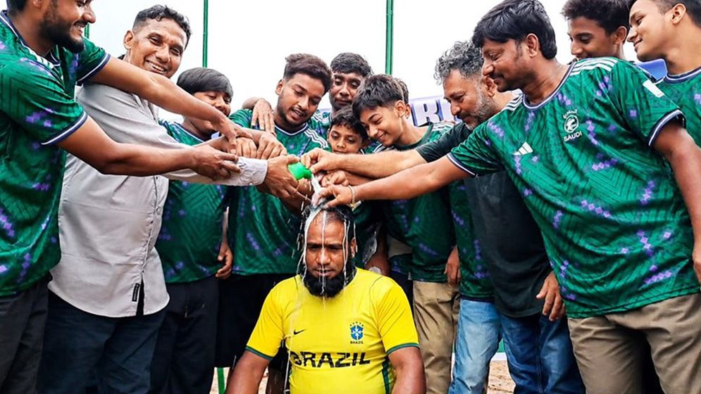 দুধ দিয়ে গোসল করে ব্রাজিল ছাড়লেন মিন্টু, সমর্থন সৌদি আরবের দিকে