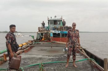 সুন্দরবনে অবৈধ বালু উত্তোলনকালে ৫ জন আটক