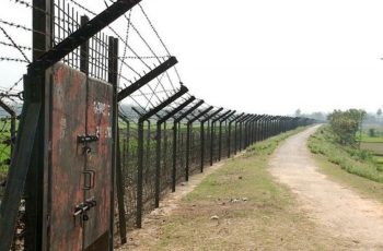 বিএসএফের পুশইন: ২৬ ঘণ্টা পরও ৯ জনের অবস্থান শূন্যরেখায়