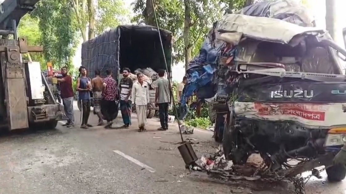 মাদারীপুরে ট্রাক-মিনি ট্রাক সংঘর্ষে নিহত ১, আহত ৪