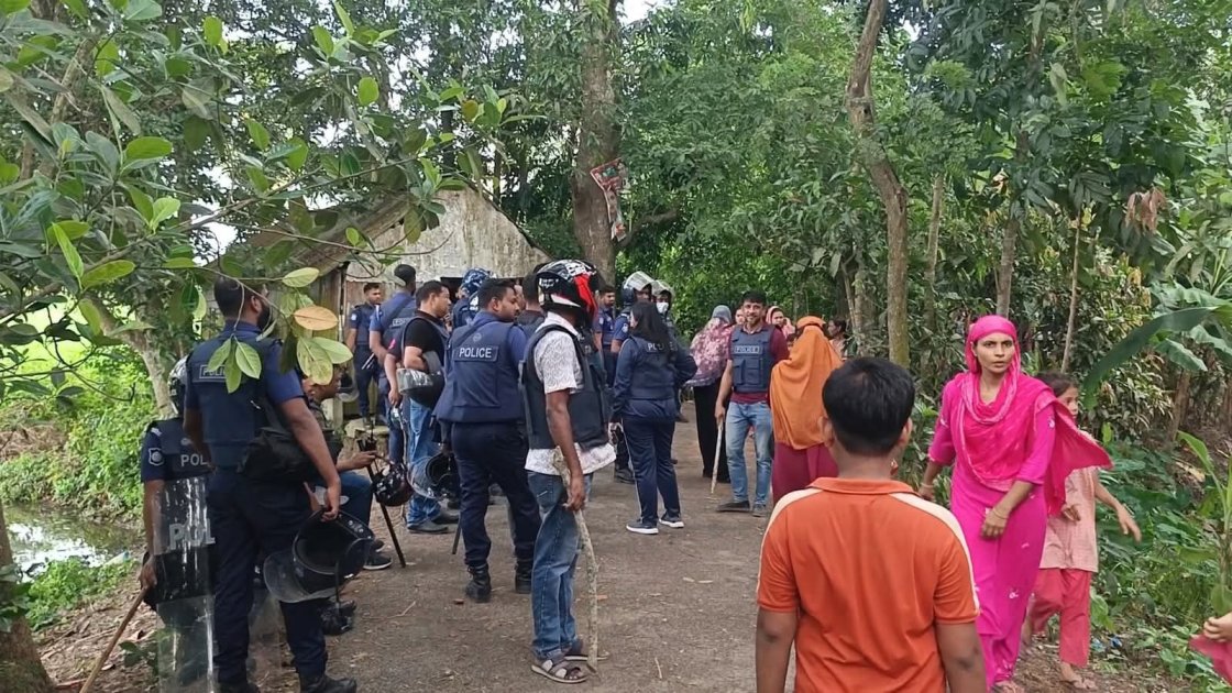 মাদারীপুরে সংঘর্ষে আহত ১০, শতাধিক ককটেল বিস্ফোরণ