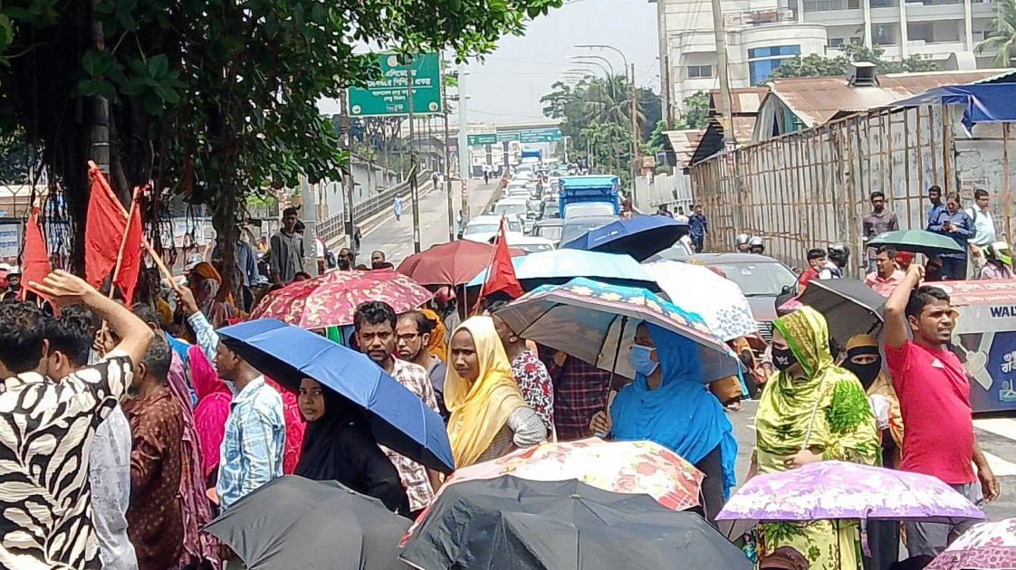 নাসা গ্রুপের শ্রমিকদের আন্দোলনে তেজগাঁওয়ে যানজট সৃষ্টি